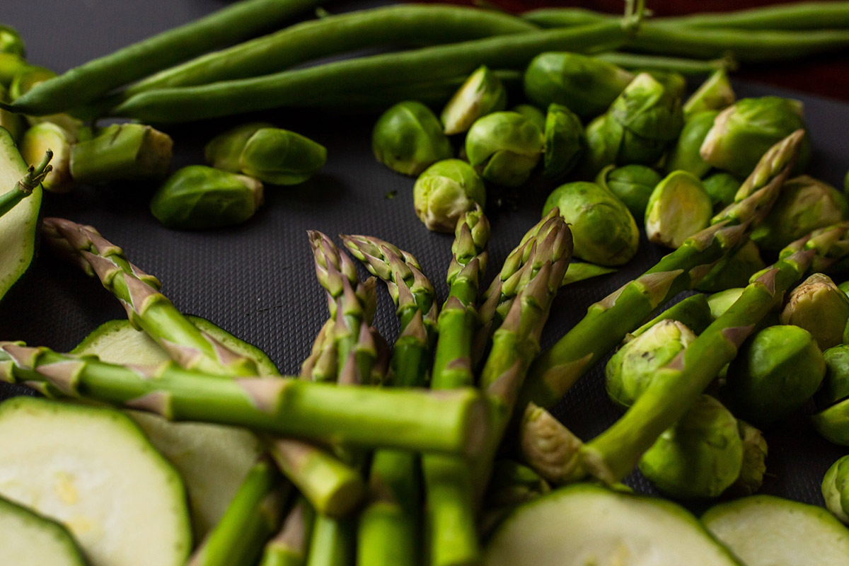 Fresh asparagus and other vegetables