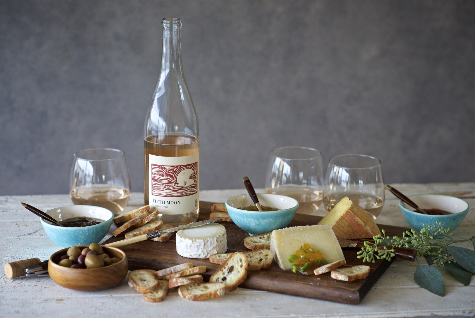 Cheese plate and wine pairing