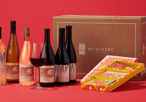 Seasonal Foodie Box with wine and food